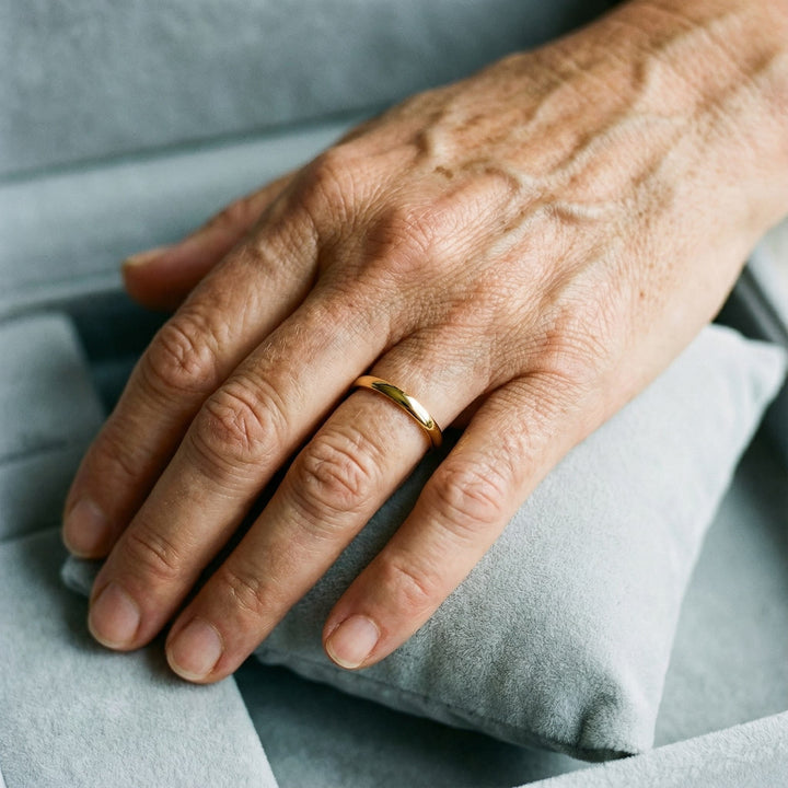 Semplice anello in oro e argento