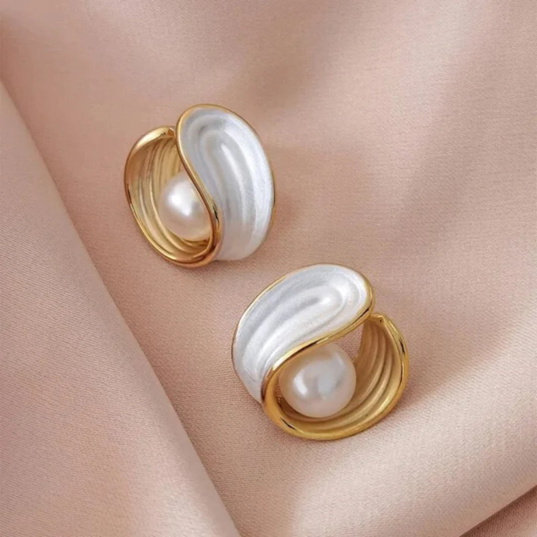 Orecchini di lusso con opale bianco e perle color oro
