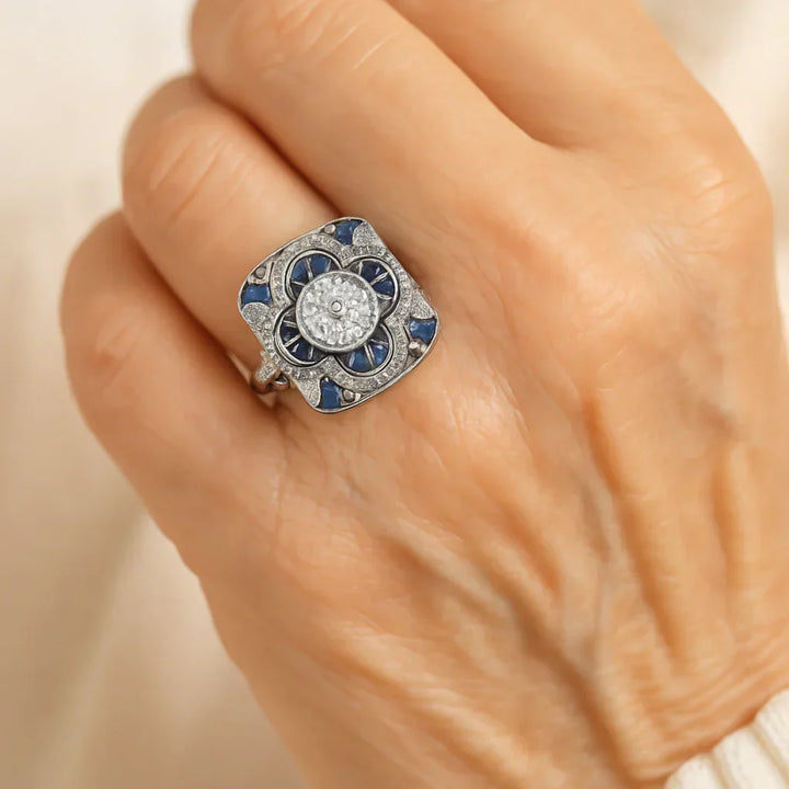 Anello vintage in argento con zirconia blu