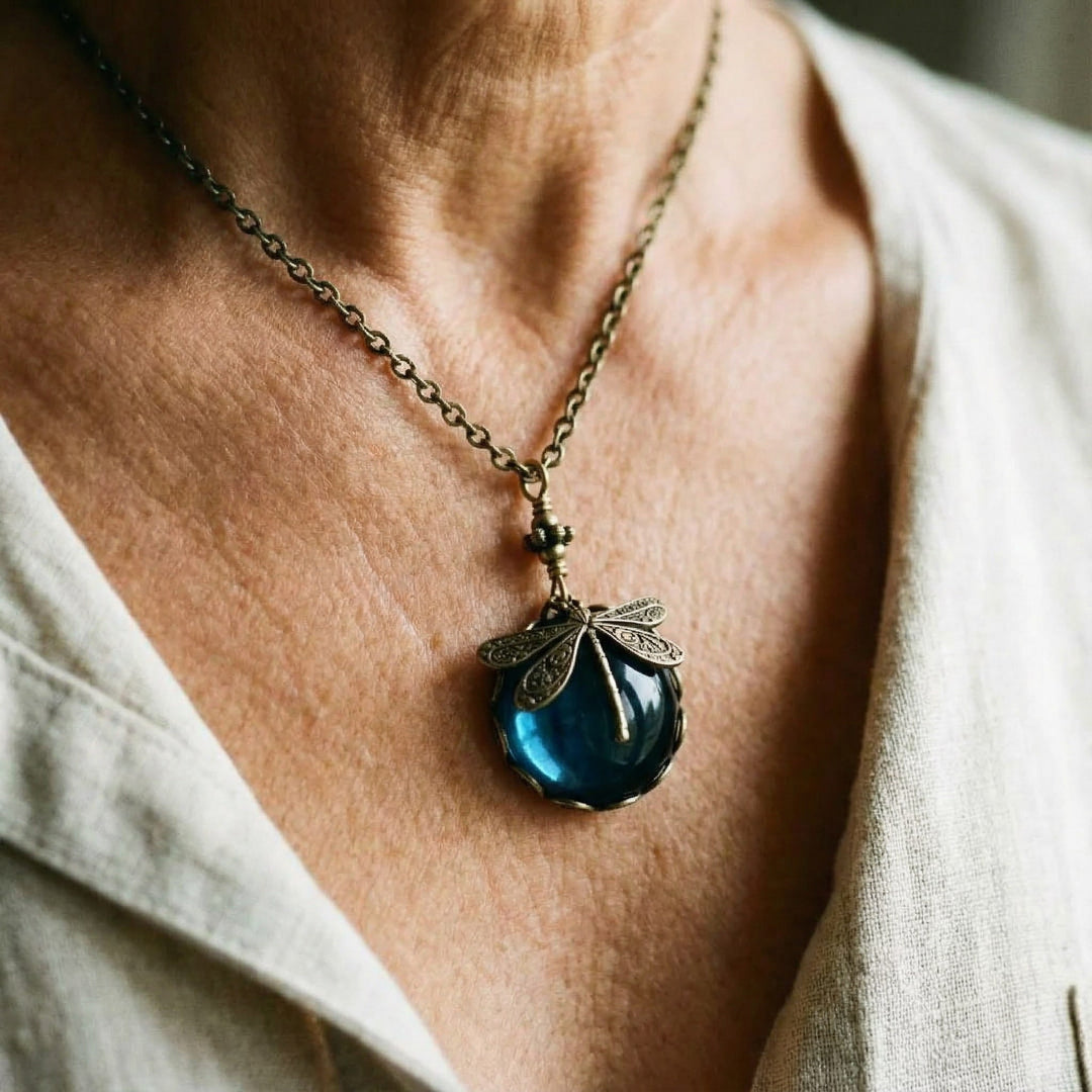 Collana vintage con libellula – Eleganza eterea