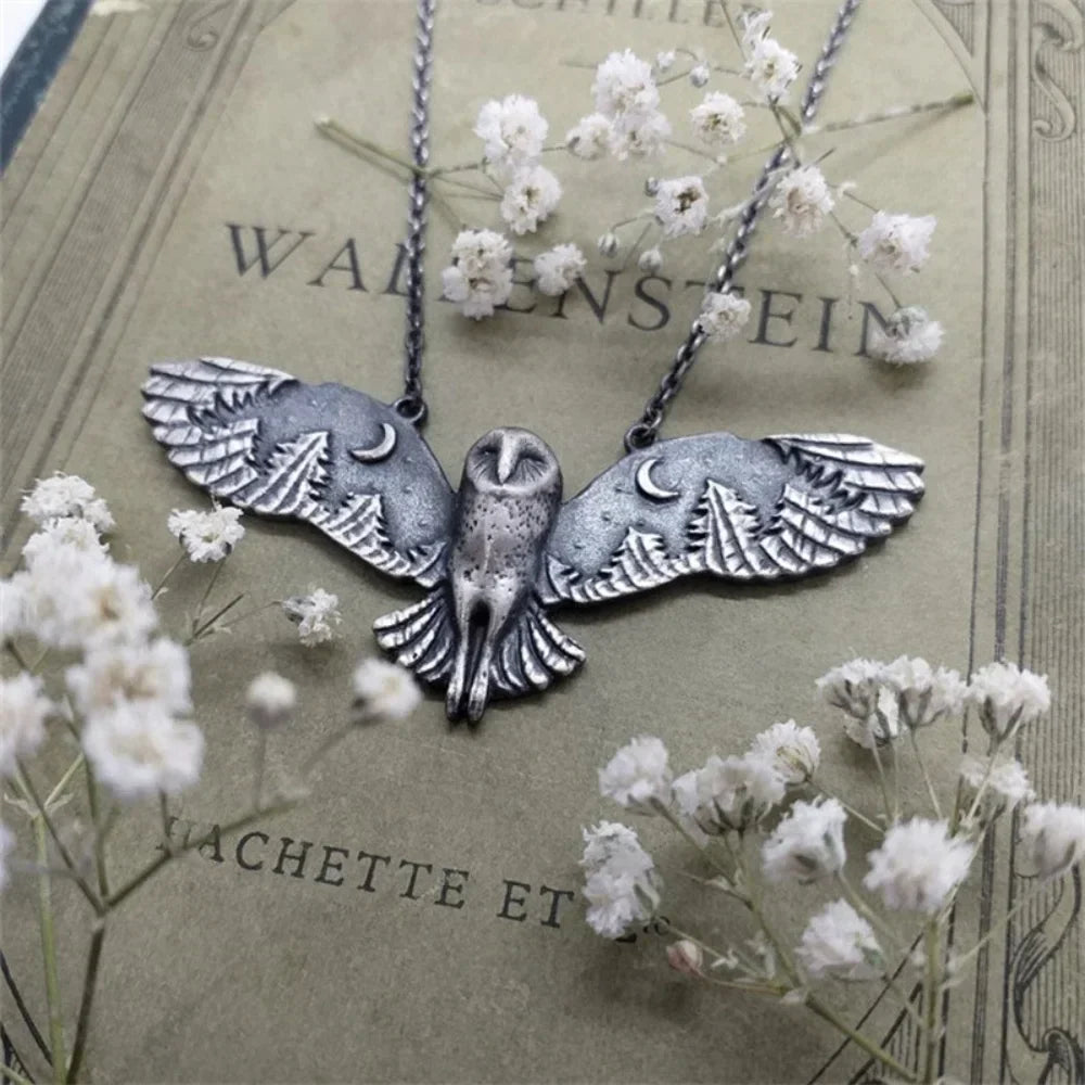 Collana vintage con gufo e luna