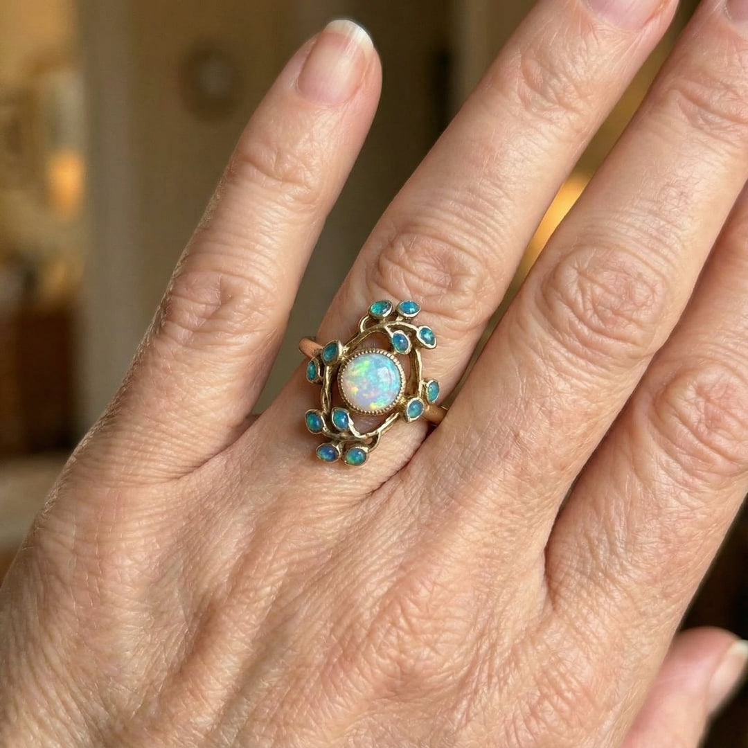 Anello vintage blu con cristalli e opale