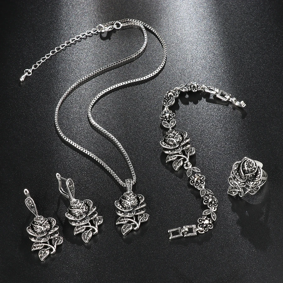 Elegante set in argento e zircone
