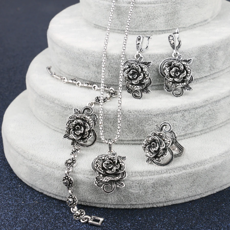 Elegante set in argento e zircone