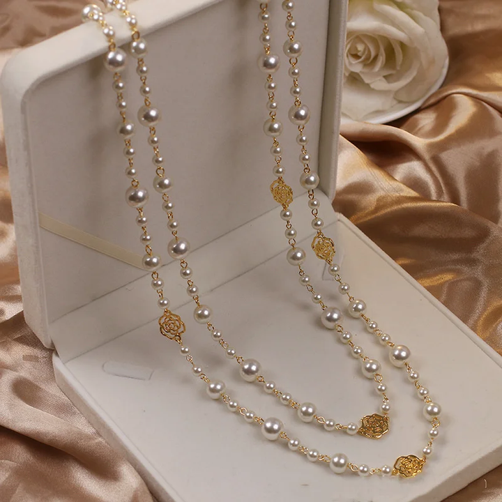 Elegante collana in oro con perla