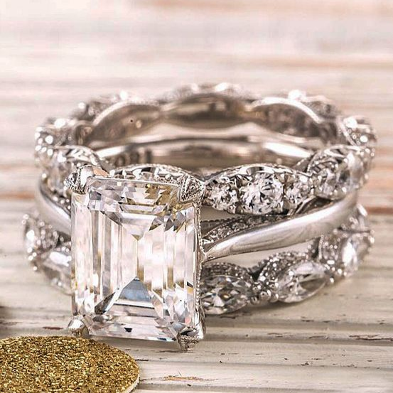 Anello vintage in argento con finitura lucida