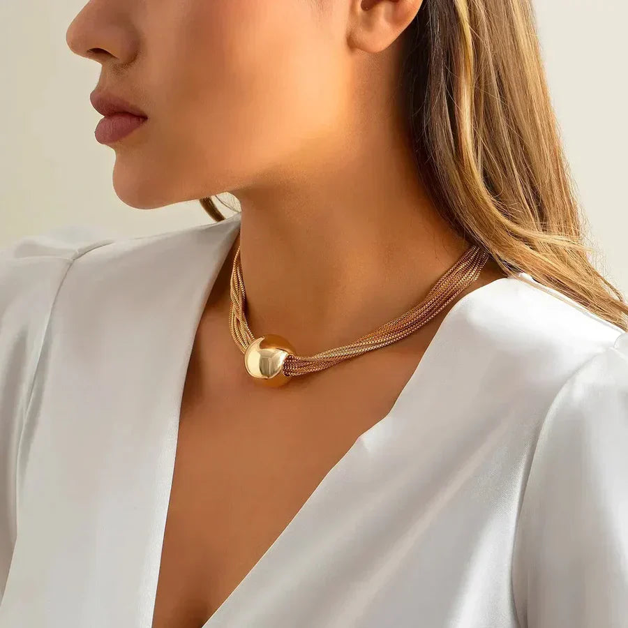 Elegante collana in oro
